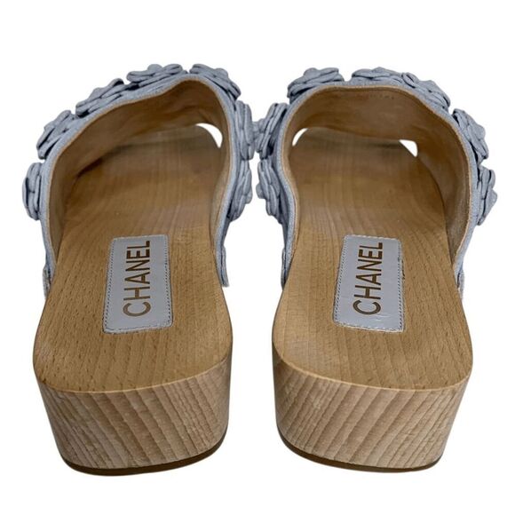 Chanel 22P CC Studded Camellia Clog Sandal Light Blue Suede EU 40 US 9-9.5 Mules - Picture 8 of 11